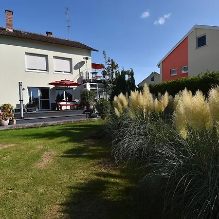 Villa Haus Naehe Fuer 12 Personen