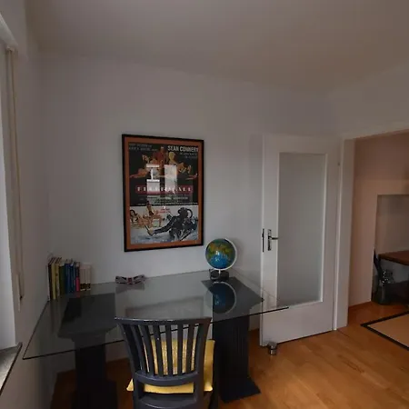 Villa Haus Naehe Fuer 12 Personen